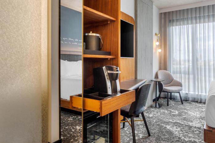 cambria hotels boston downtown seaport