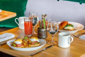 cambria hotels boston downtown seaport