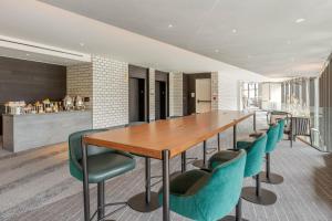 cambria hotels boston downtown seaport