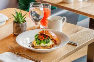 cambria hotels boston downtown seaport