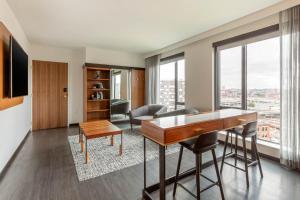 cambria hotels boston downtown seaport