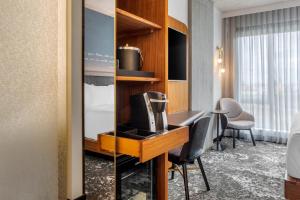 cambria hotels boston downtown seaport