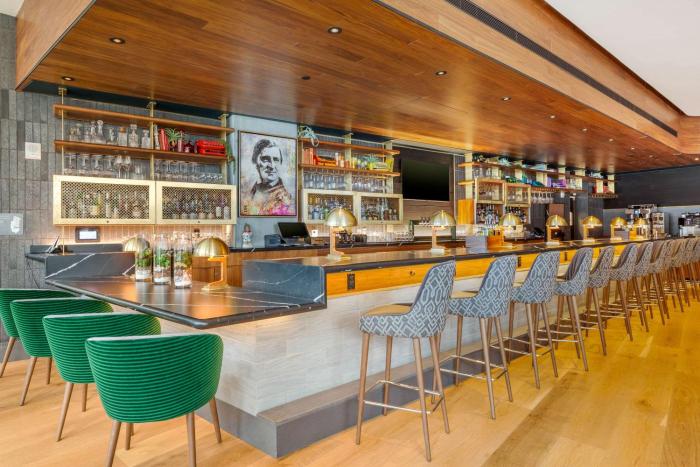 cambria hotels boston downtown seaport