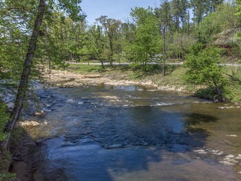 Cedar Lodge,,3.5 star
