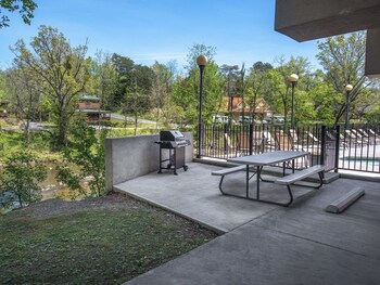 Cedar Lodge,,3.5 star