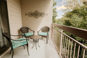 Cedar Lodge,,3.5 star