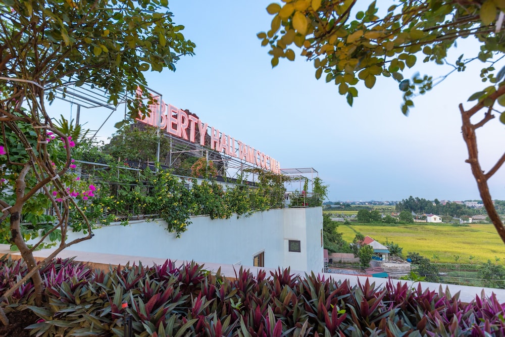 liberty hall tam coc villa