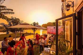 liberty hall tam coc villa