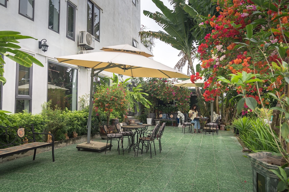 liberty hall tam coc villa