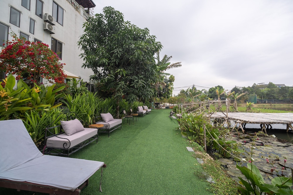 liberty hall tam coc villa