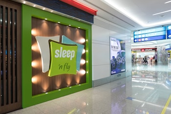 sleep n fly sleep lounge