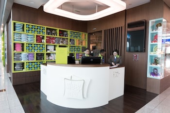 sleep n fly sleep lounge