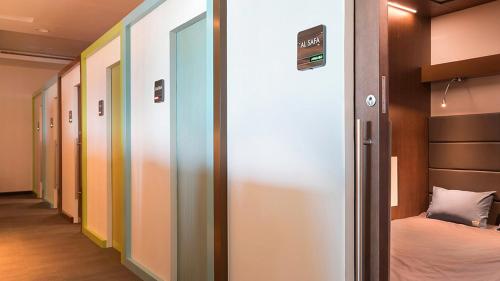 sleep n fly sleep lounge