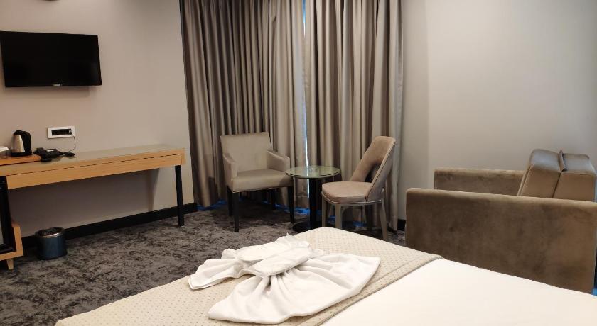 triada hotel karakoy