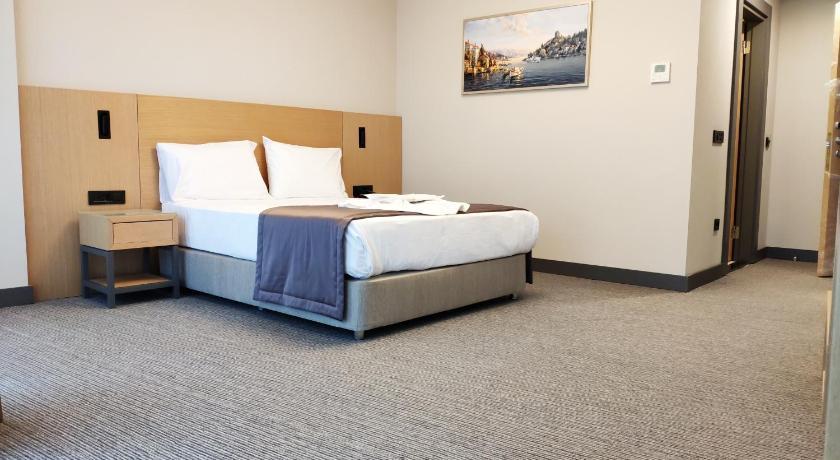 triada hotel karakoy