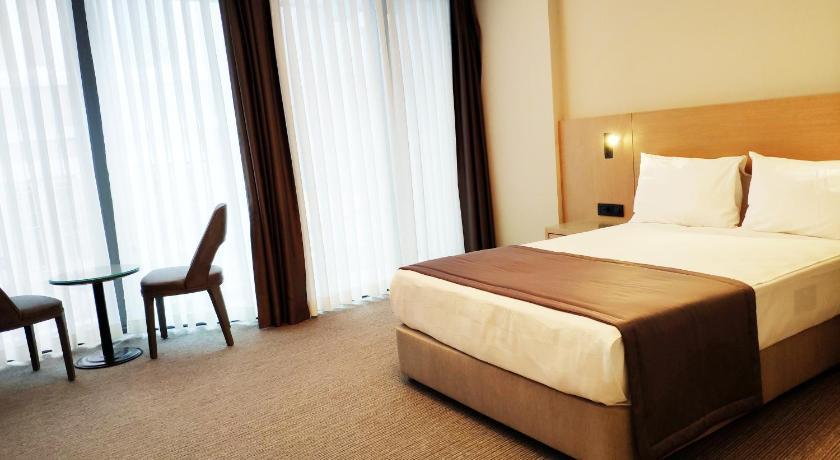 triada hotel karakoy