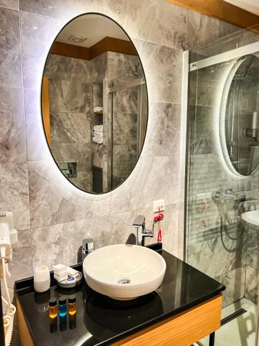 triada hotel karakoy