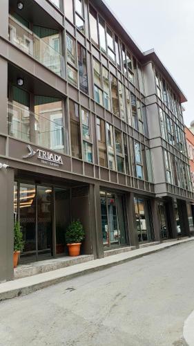 triada hotel karakoy