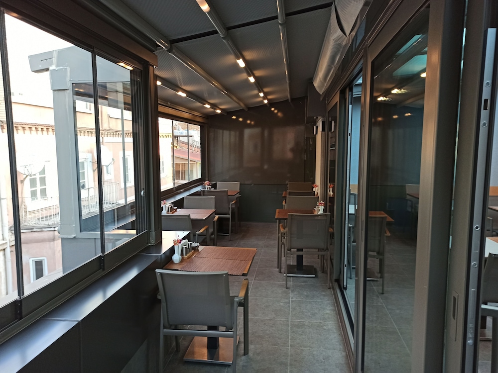 triada hotel karakoy