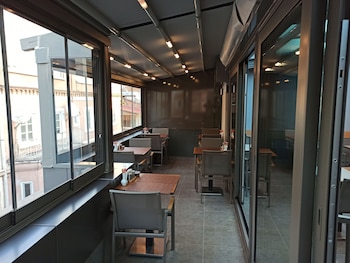 triada hotel karakoy