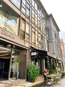 triada hotel karakoy