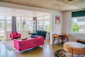 The Pink Hotel Coolangatta,Coolangatta>>Bilinga,3.5 star