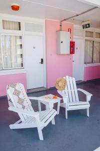 the pink hotel coolangatta