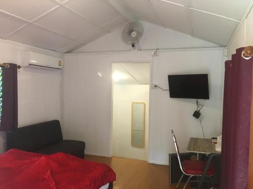 duckling resort and bar