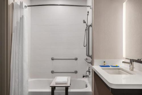 holiday inn express hotel and suites denver airport by ihg