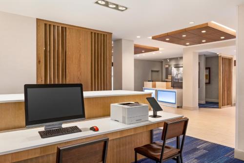 holiday inn express hotel and suites denver airport by ihg