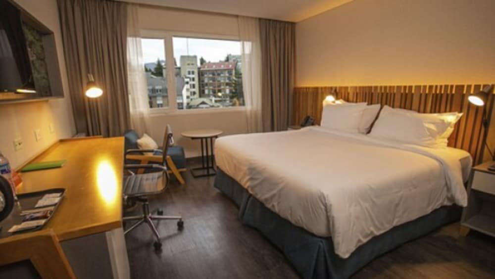 hampton by hilton bariloche