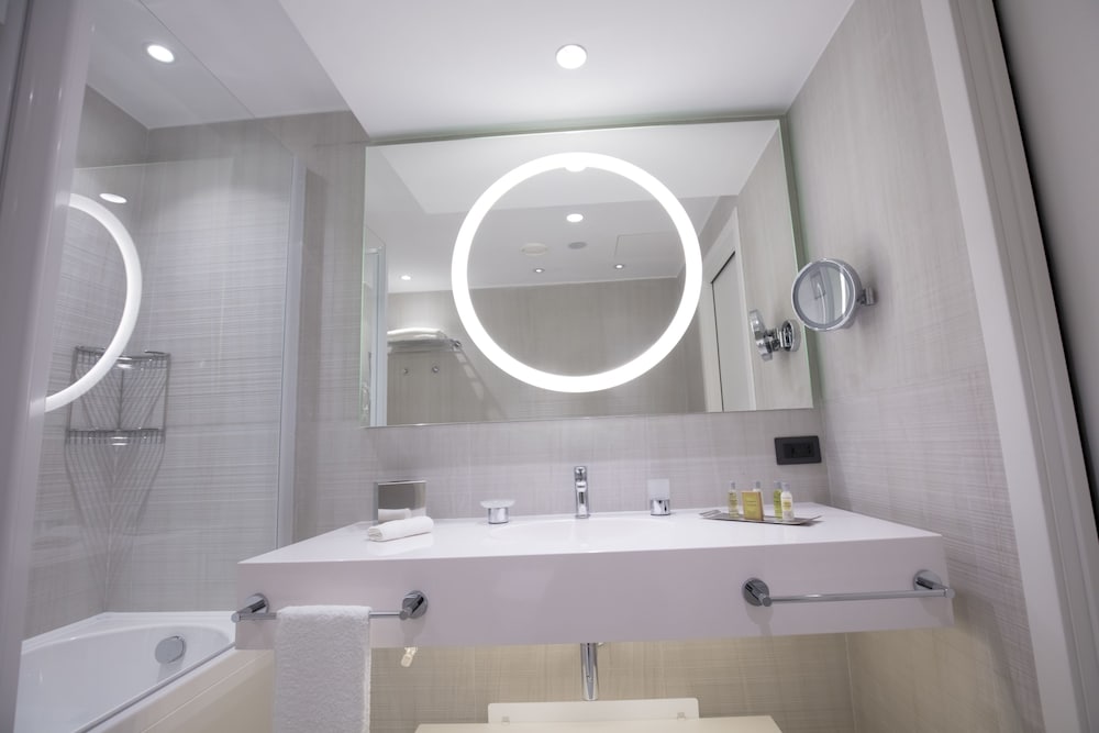 doubletree by hilton pointe noire