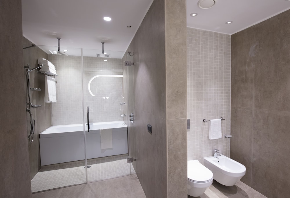 doubletree by hilton pointe noire