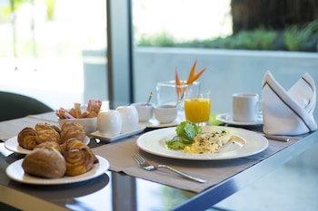 doubletree by hilton pointe noire