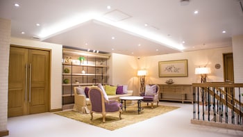 twin lakes hotel