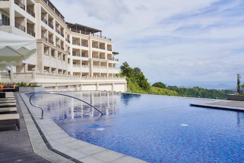 twin lakes hotel