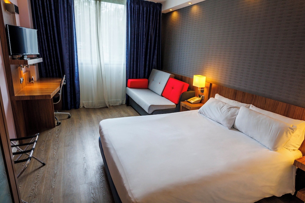 holiday inn express bilbao by ihg
