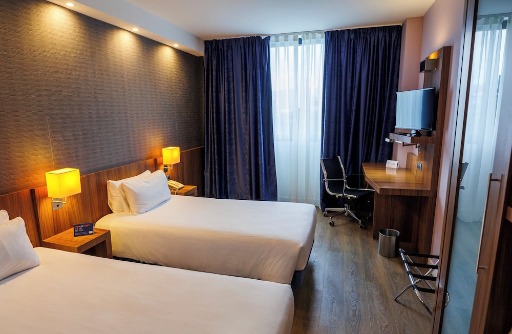 holiday inn express bilbao by ihg