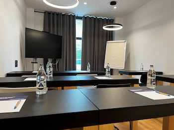 holiday inn express bilbao by ihg