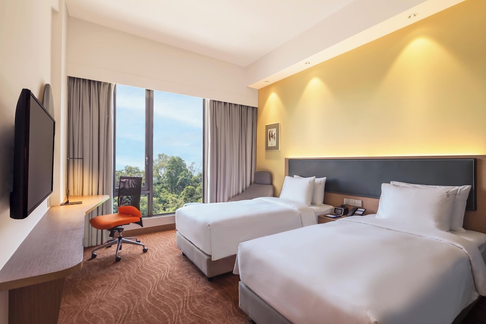 holiday inn express kota kinabalu city centre an ihg hotel