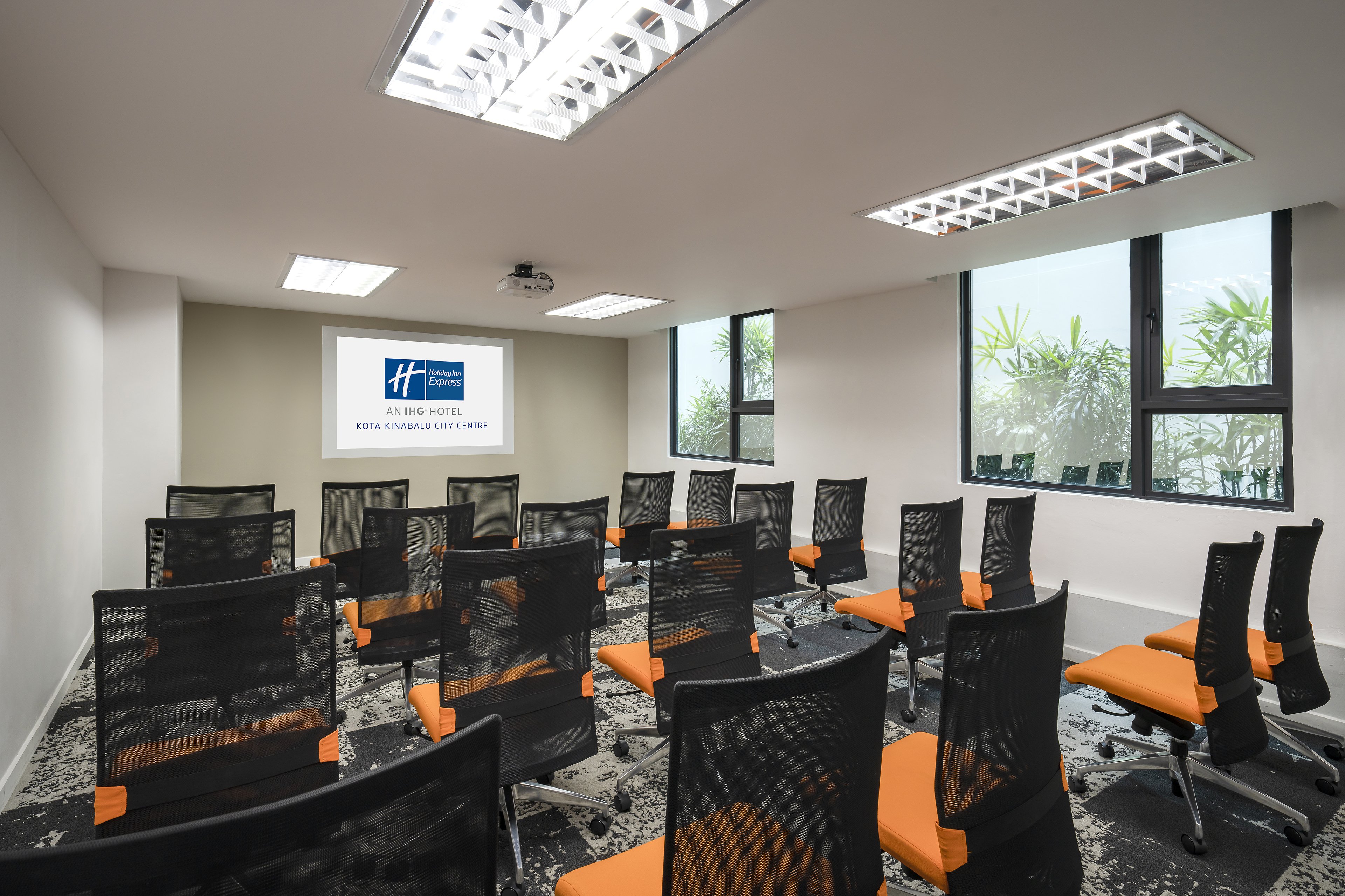 holiday inn express kota kinabalu city centre an ihg hotel