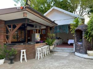 lorelei beach resort