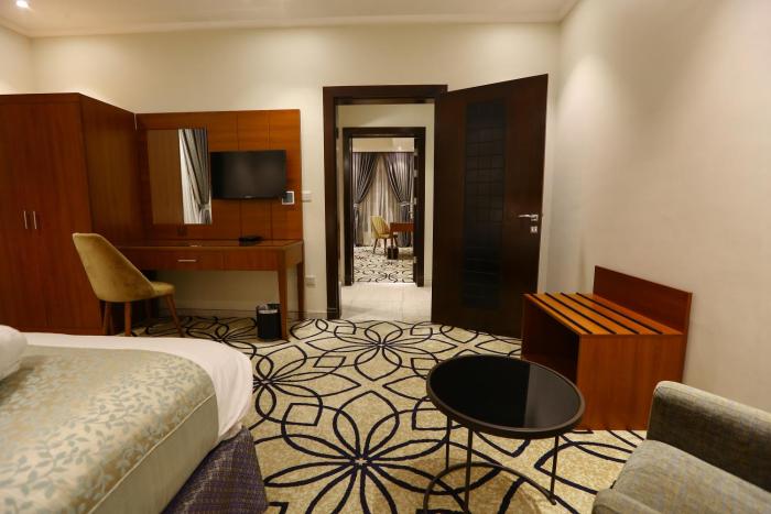 lotaz hotel suites al salamah