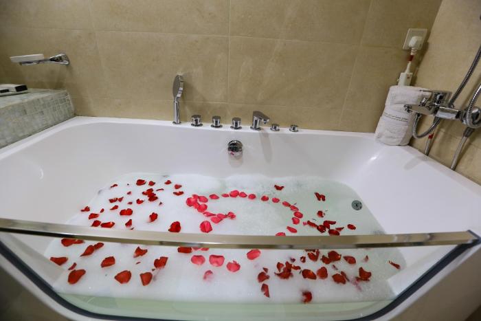 lotaz hotel suites al salamah