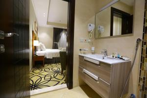lotaz hotel suites al salamah
