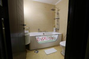 lotaz hotel suites al salamah