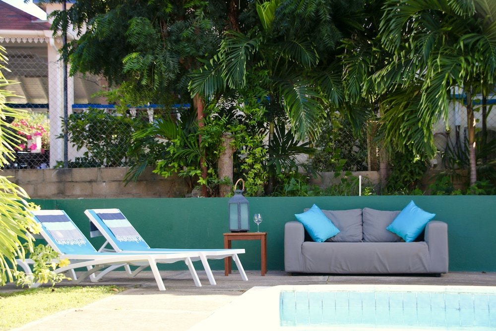 Talk Of The Town,Near Honem Dalim Synagogue Ruins,3 star