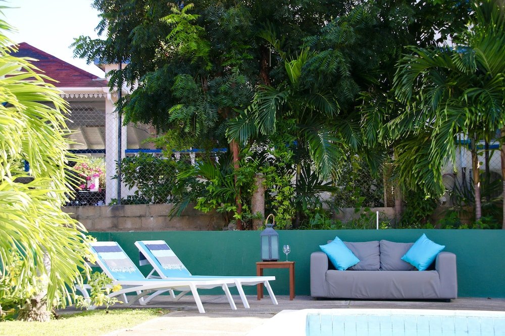 Talk Of The Town,Near Honem Dalim Synagogue Ruins,3 star