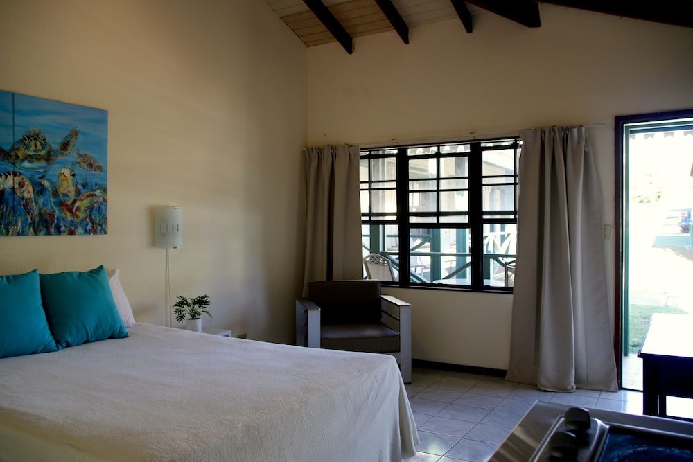 Talk Of The Town,Near Honem Dalim Synagogue Ruins,3 star