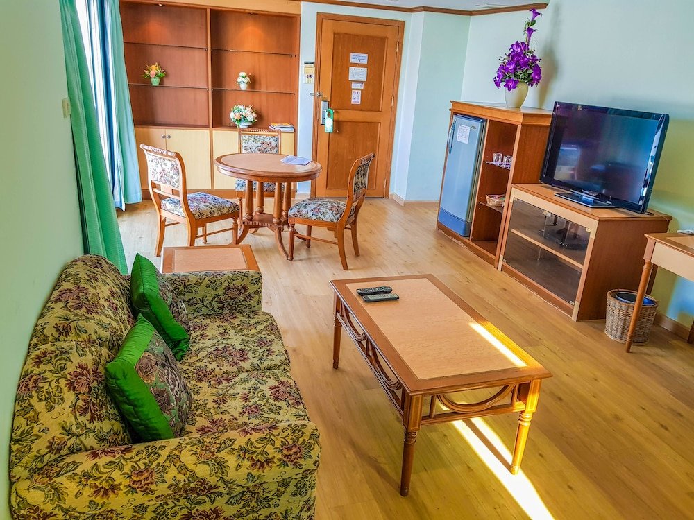 yannaty hotel halal